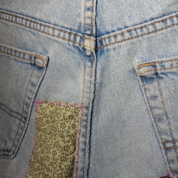 Jean Shorts Womens 34 Patchwork Hippie Upcycled Distressed Floral Blue OOAK READ - Picture 15 of 16